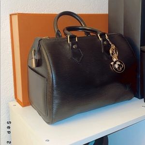 SOLD!!! Louis Vuitton Speedy 25 EPI leather